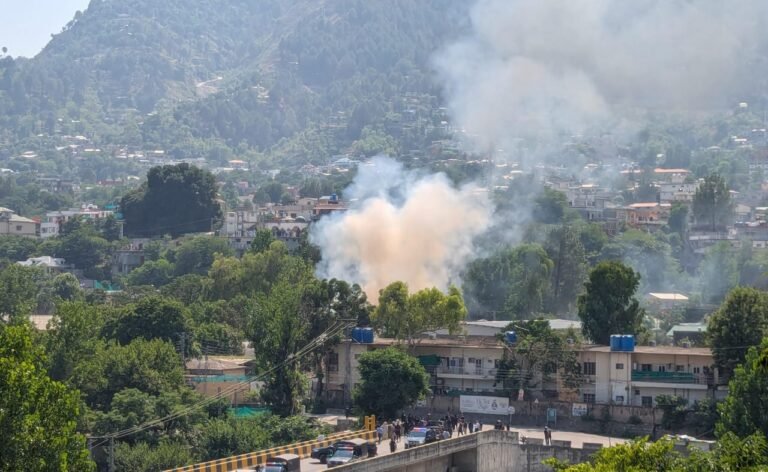 آزادکشمیر پیہہ جام، شٹر ڈاؤن کا دوسرا روز قافلے مظفرآباد کی طرف رواں دواں